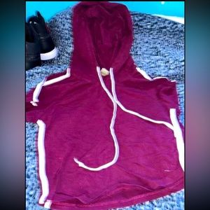 Maroon cropped shirt